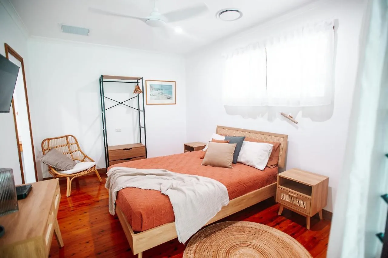 Paperbark Retreat Bed & Breakfast Cooktown 0*,